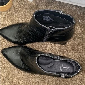 Super cute Vera Wang Croc ankle boots!